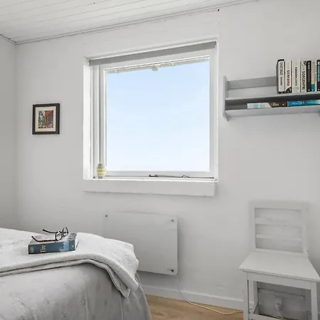 Feriehus 2 Bedroom Stunning In