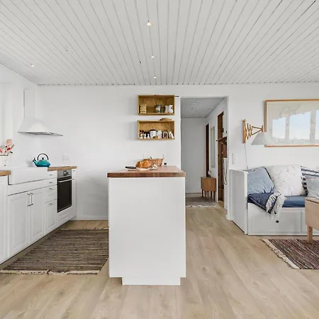 2 Bedroom Stunning In Feriehus Odder